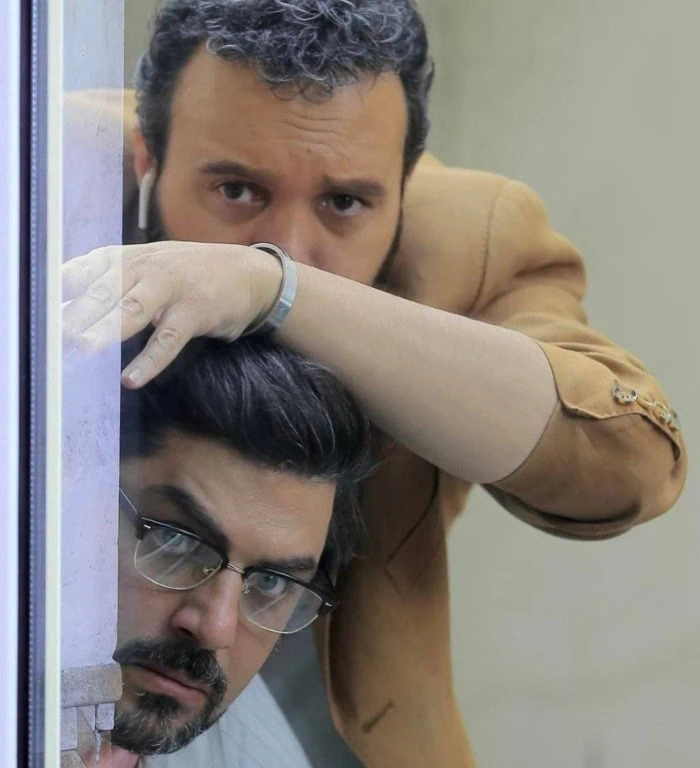 سام درخشانی در نمایی از فیلم تخت گاز سام درخشانی در فیلم تخت گاز